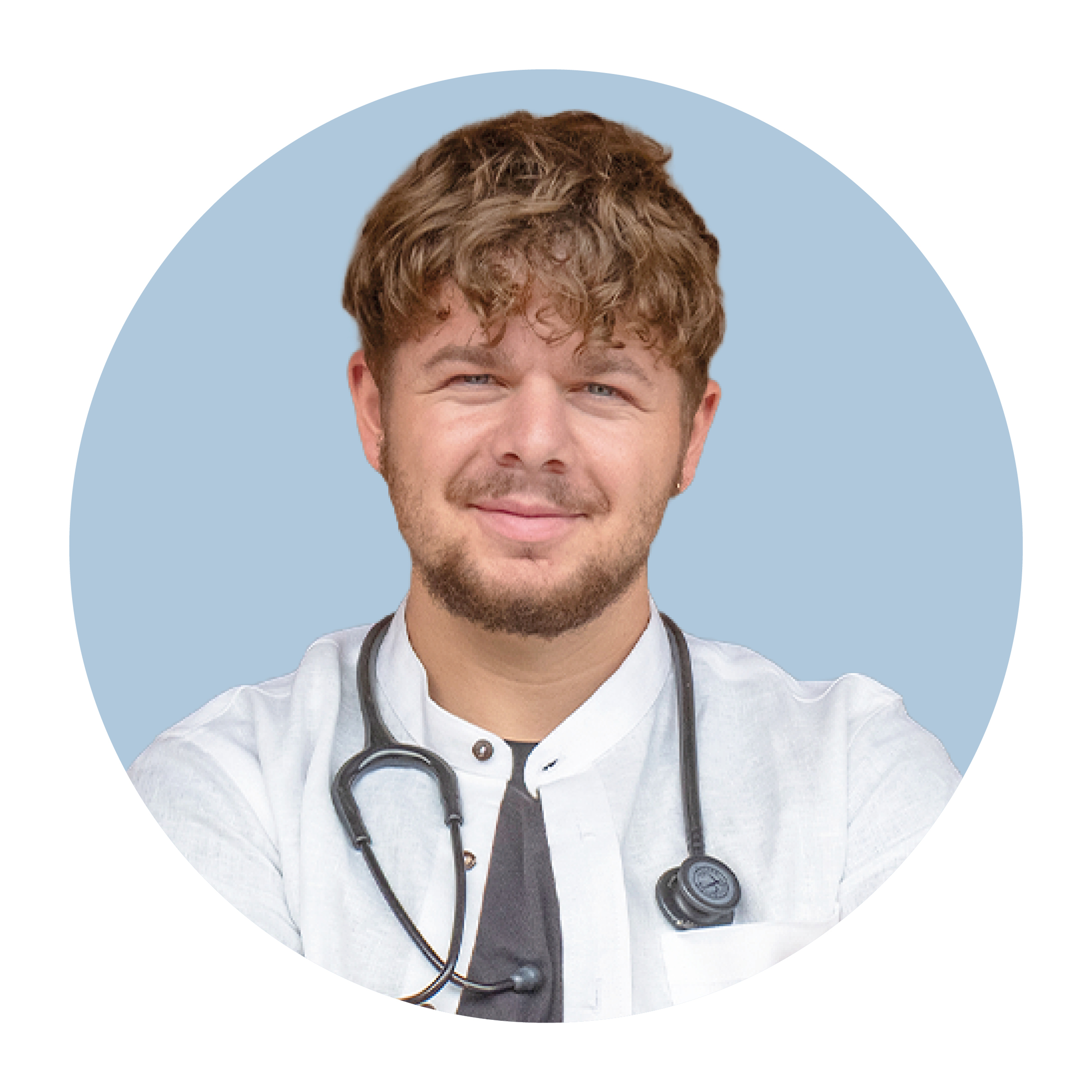 Portrait of Manuel Bänzinger, a white man with short light-brown hair and a beard, wearing a white medical coat with a stethoscope around his neck, smiling.
